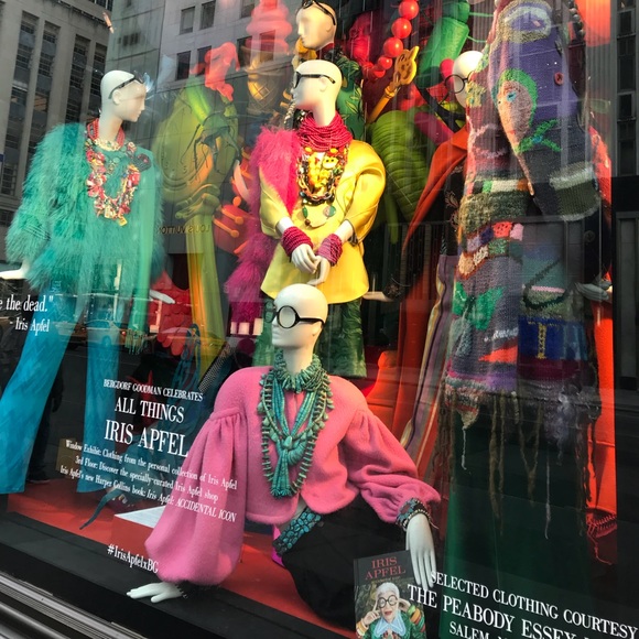 Welcome to my Closet - Picture 5 of 8